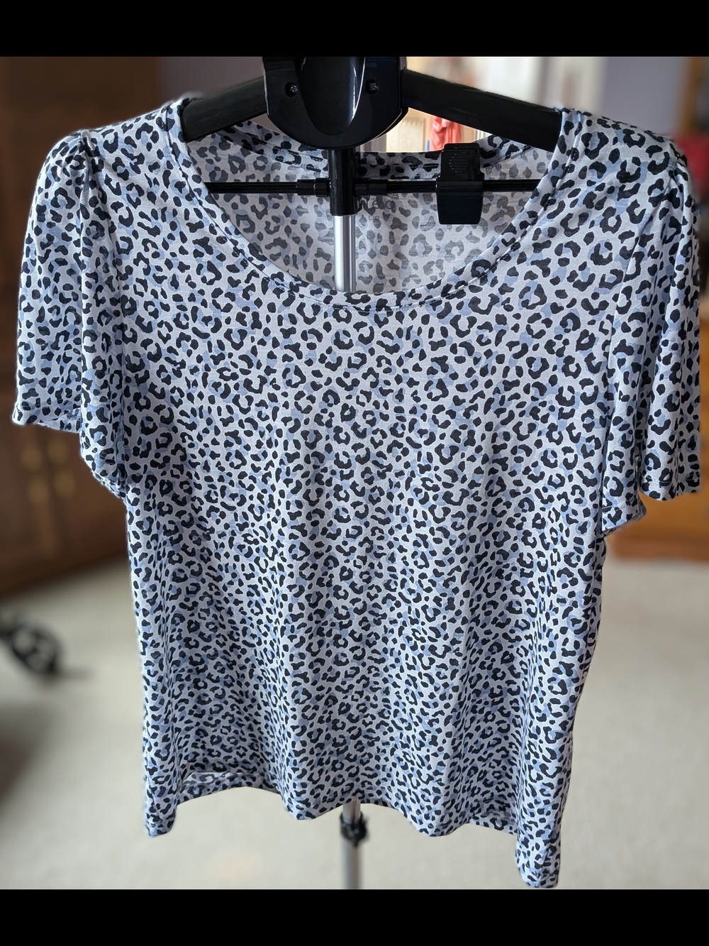 Cleo Women’s Leopard Print Scoop Neck Top - Blueb& White